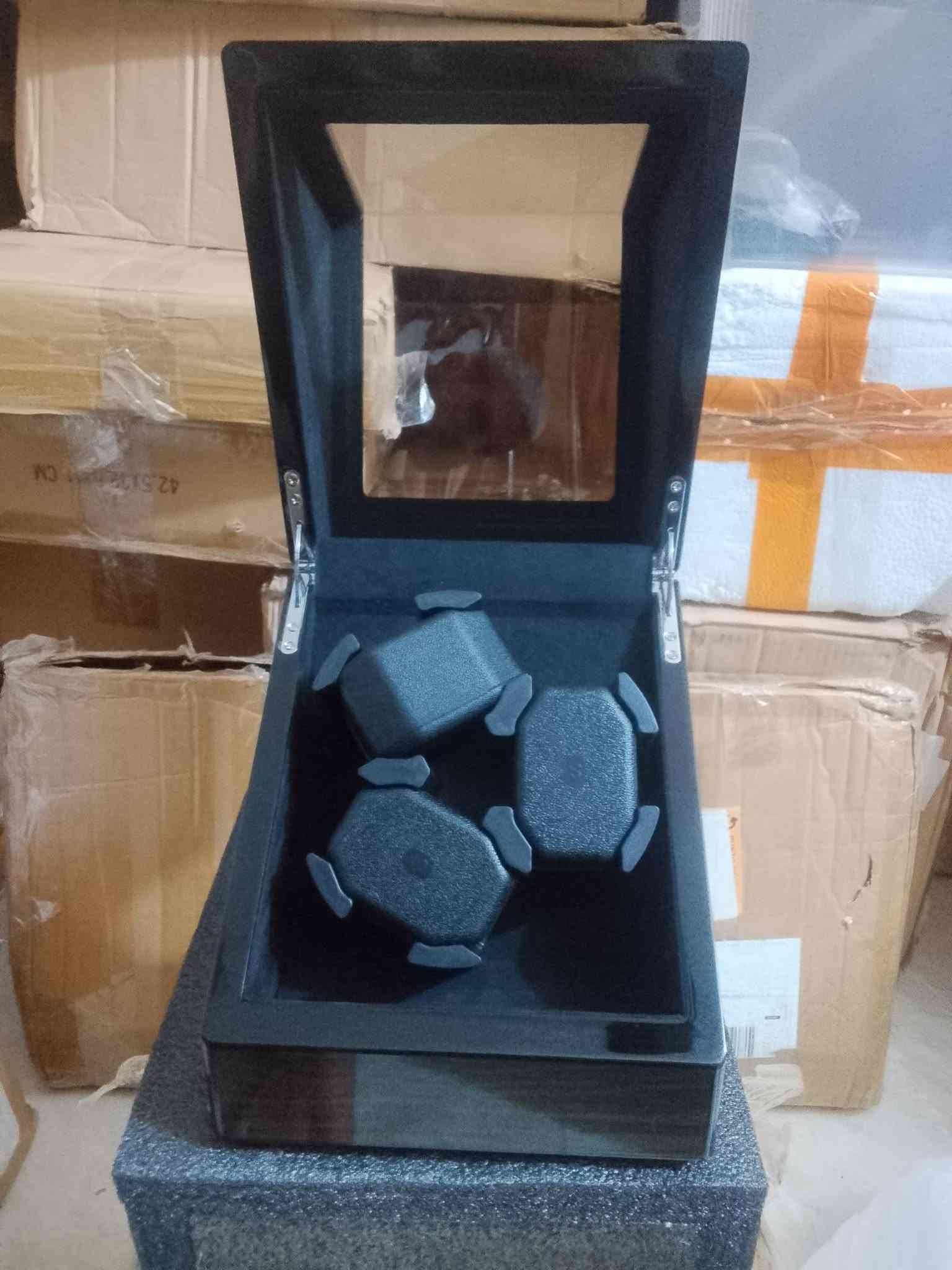 السلام عليكم غراض اللبيع السعر خاص هذا رقم ***********
