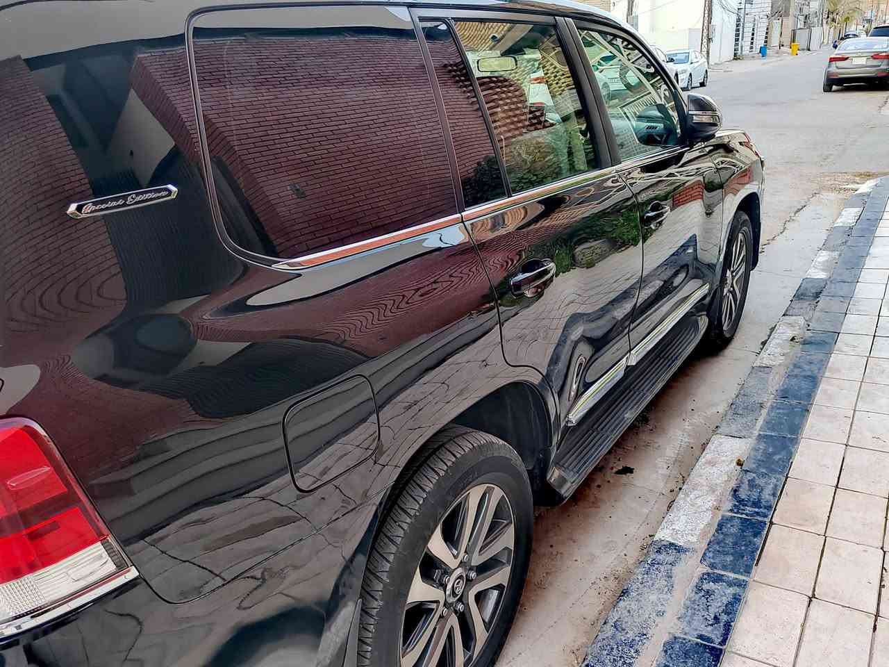 لاندكروز موديل ٢٠١٦ اربيل لون اسود  V6 ماشيه ٩٣ الف مكفول عدا مكانات بارد صغير قدر الإصبع .....هزه والسنويه جديده لحد ٢٠٣١ ..سله دعاميه الأسفل مبدله ٢٠٢١ للجماليه فقط 
*********** مكاني النجف الاشرف
