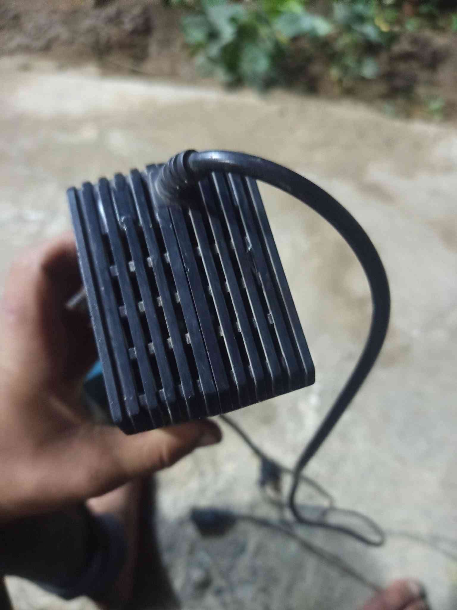 سلام عليكم بطاريات بايسكل شحن للبيع٣ بطاريات سعر الوحدة عشرين20 وشاحنة خمس بطاريات سعرها 40 المكان ديالى دلي عباس رقم الهاتف ***********
