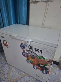 مجمدة جيبسون • حجم وسط • نظيفة وشغالة
