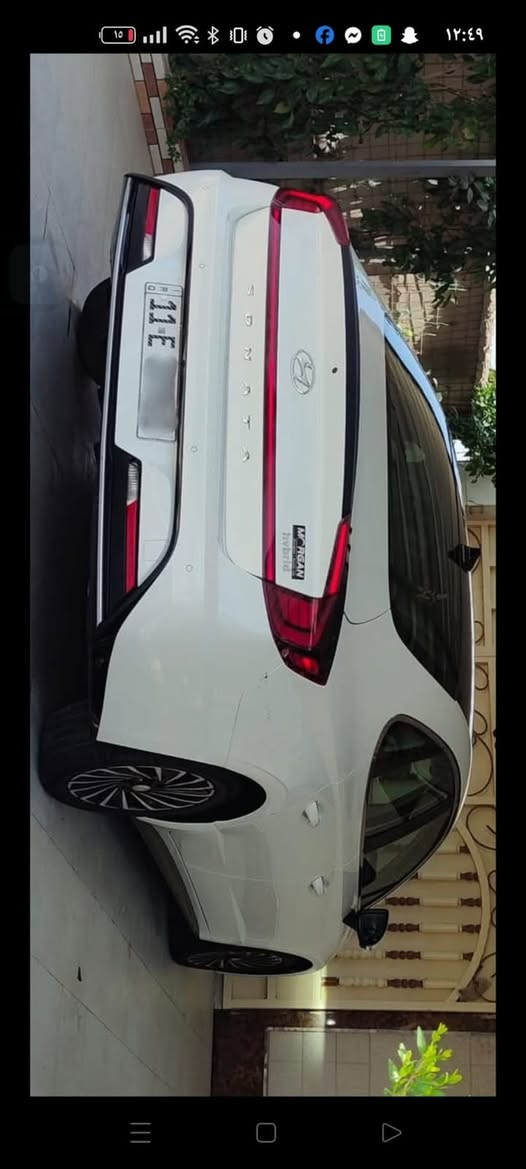 سوناتا هايبرد 2021 
الحادث بابين تعديل وصبغ
وبيه بارد ورصعات خفيفة گشر نظيف 
السعر 165
مواصفات :
1- كراسي كهرباء السائق والراكب
2- رادار امامي رادار خلفي رادار جانبي نقط عمياء
3- لايت زينون LED اربع عدسات مع بك لايت ليد
4- نظام صوت من Bose
5- هاند بريك بصمة
6- قيادة ذاتية
7- تحديد مسار
8- جنطة خلفية تنفتح عند الاقتراب منها
9- تبريد وتسخين بالمقود
10- تبريد بيانو منفصل مع تبريد خلفي قطعتين
11- تسخين مقاعد + تبريد مقاعد
12- شفتات بالمقود رياضي مع كامل تحكمات
13-نظام ترحيب عند الاقتراب
15- شاحن واير ليس
16- اوتو هولد
17-محرك 2.0L دوش مع محرك هايبرد
18- جام اوتو السائق والراكب
19- اشاير مري
20- اربع مودات قيادة
21-خلاية شحن وخزن "
مكانها بالحلة بالقاسم
رقم بغداد مشروع وطني بأسمي 
***********

نص مكتوب في الصور:
- امير العراقي
- السبت الساعة ١:٣٦ م
- أعجبني
- تعليق
- مشاركة
- ١٢:٤٩