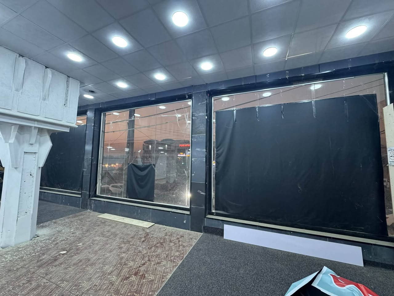 بنايه للايجار الزعفرانيه الاربع شوارع يم اول استداره
٢٥٠ متر واجهة ١٢ و نص طابقين قاعات مفتوحة و كل طابق بي حمام و رصيف ٥ امتار تصلح مجمع طبي او مركز تجميل او وكاله او شركة او مجمع تجاري للتواصل مع صاحب البنايه مباشره 
***********
غير متوفر على الفيس
