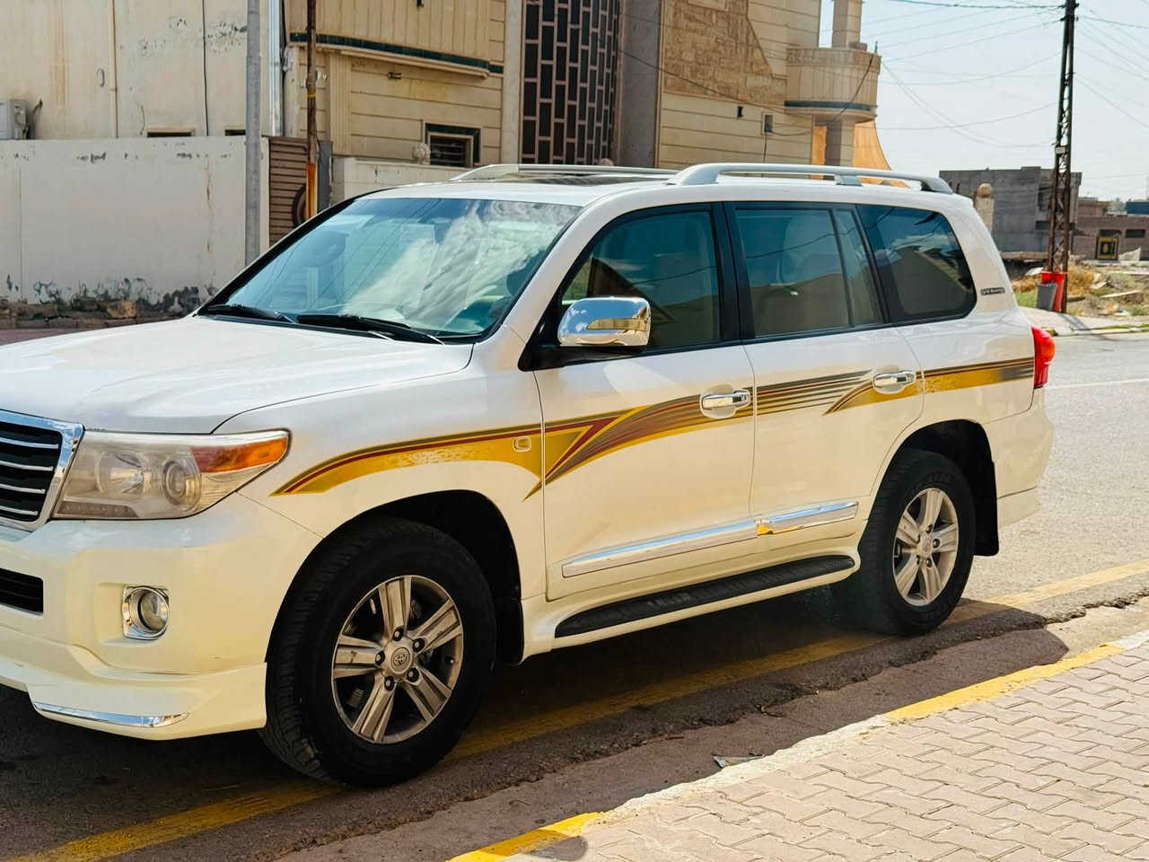 السلام عليكم
للبيع لاندكروز موديل 2008 محرك 8اربع تالاف وستميه محرك كير اكسن كلها كفاله منضومت غاز بيها  صبغ بونيد وبيها بل جاملغ الامامي والجاملغ الخلفي بدون داخل والسونار مرفوق بل منشور 

السعر 240وبيه مجال شي بسيط 

***********
