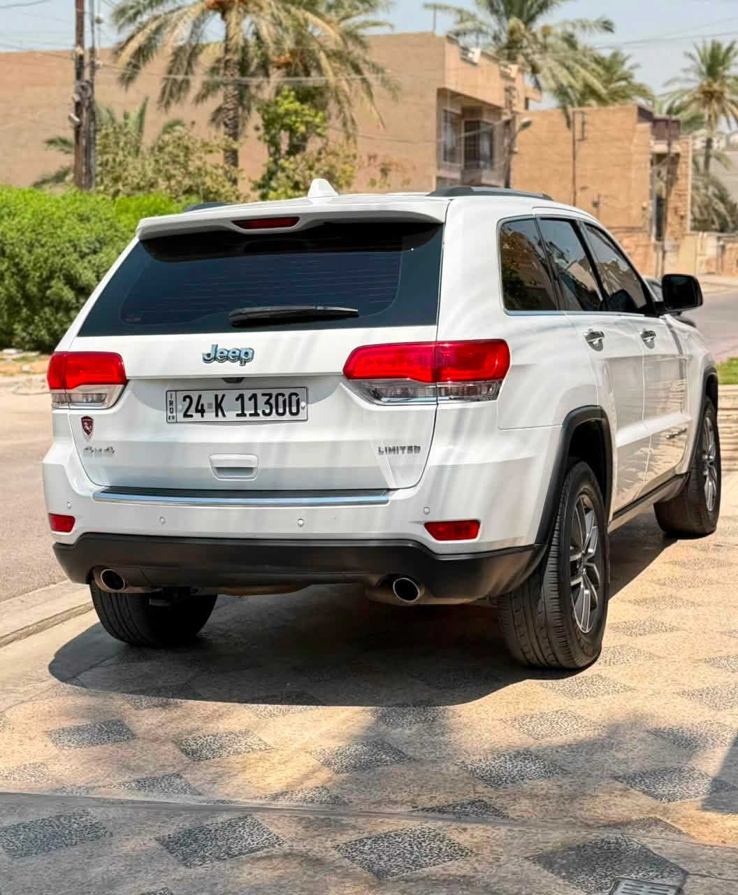 السلام عليكم
جيب 2019 خليجي كفاله عامه من كلشي 
فول مواصفات limted ومعروفه مواصفاتها
محرك 6 سلندر ماشيه 65 ميل سياره جاهزه
رقم دهوك مميز تحويل وكاله اني حاظر
العنوان بغداد السيديه
السعر 245$
للاستفسار ***********
