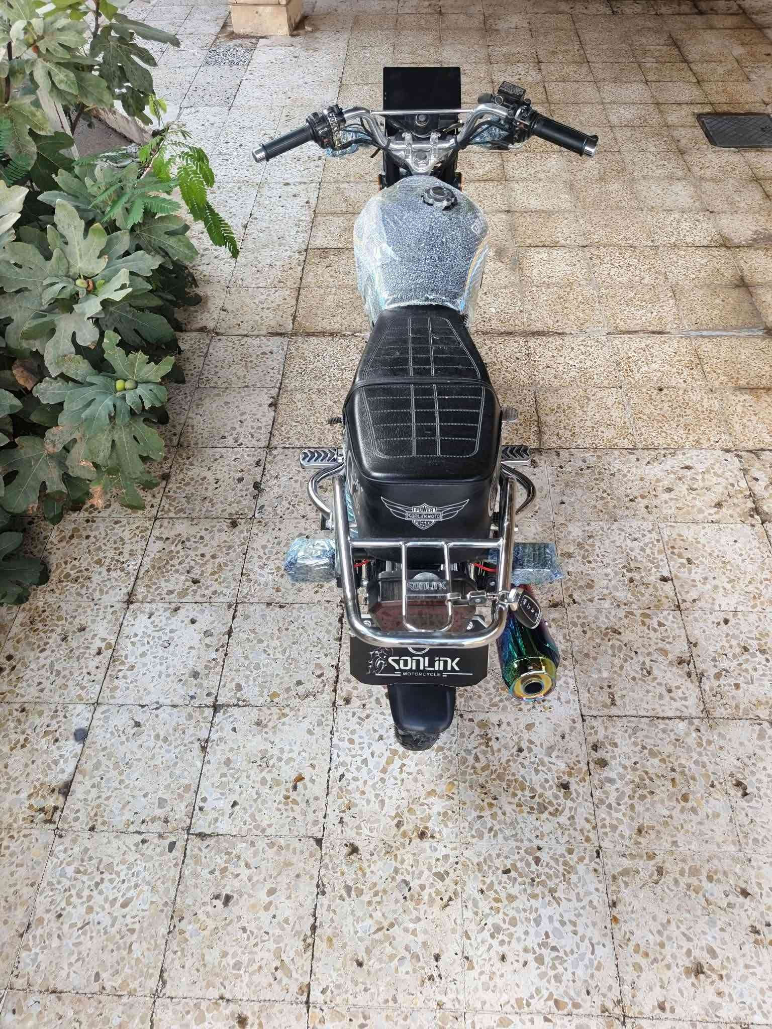 ايراني • ٢٥٠ • ٢٠٢٥