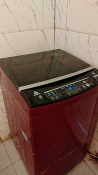غسالة للبيع الحافظ فول اوتماتيك وزن 15 كيلو للبيع 90 الف نضيفه 0788118...