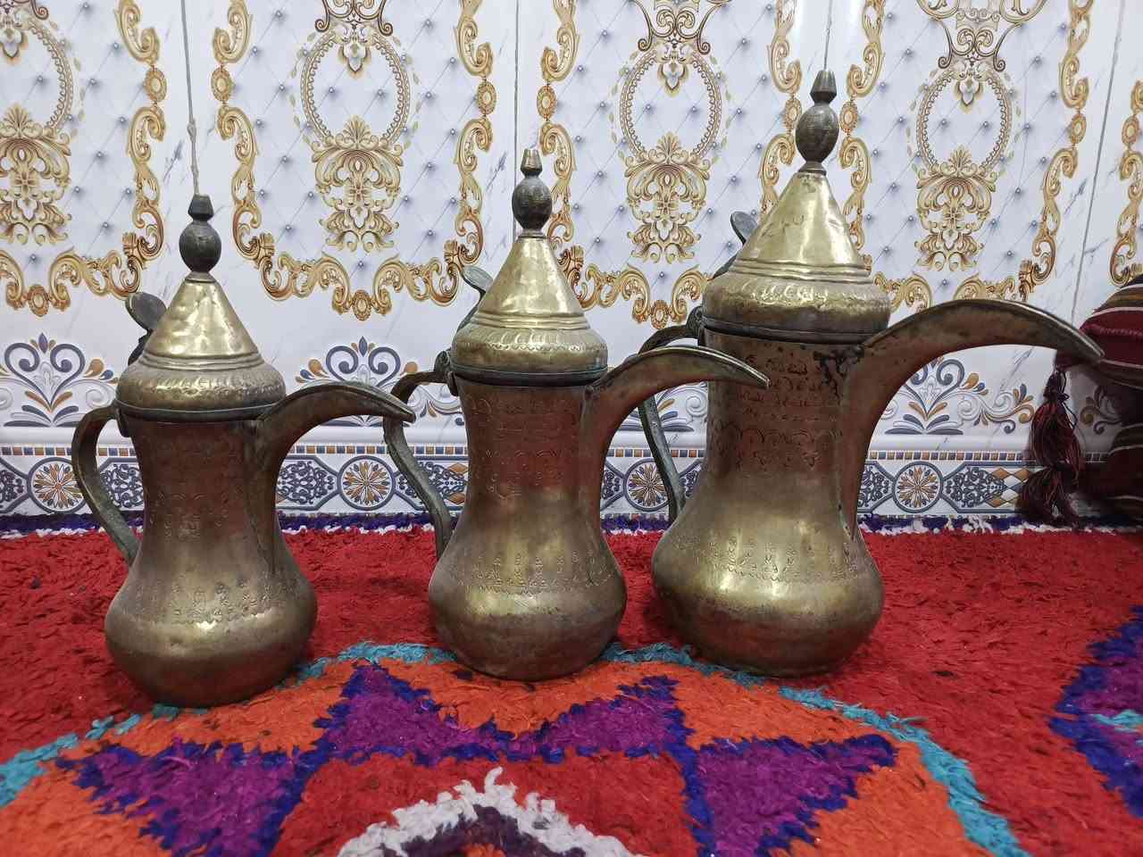 كماكم للبيع قديمه عمل ميخائيل قياس 42 36 32 للستفسار اتصل *********** يوجد توصيل
