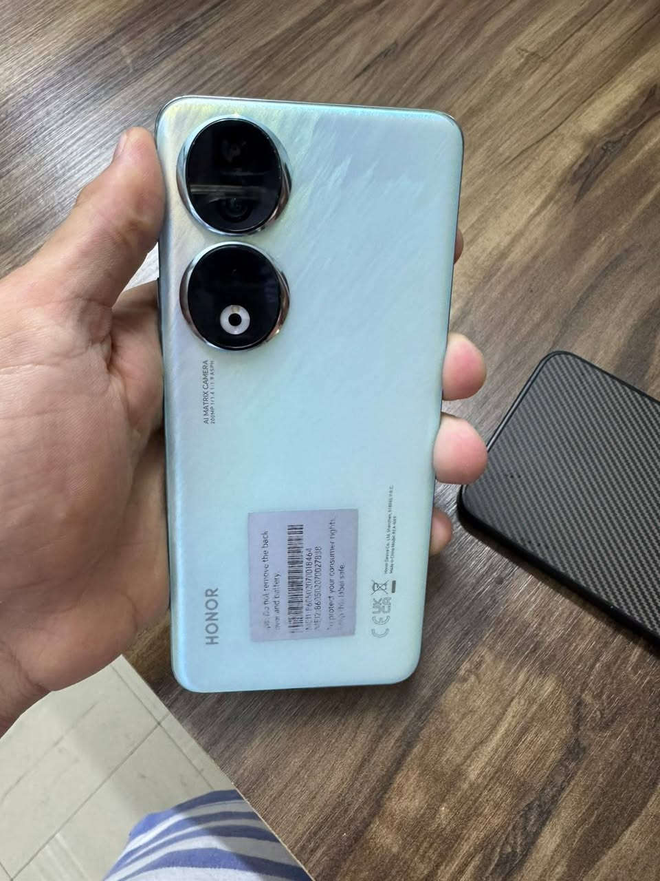HONOR 90 سلام عليكم جهاز للبيع تلفون نضيف بس فطور بلكلازه مو شاشه جهاز ضمان ذاكره 512ضمان من باب البيت معروض مراوس وللبيع السعر 220العنوان بغداد ***********الشراي يتصل
