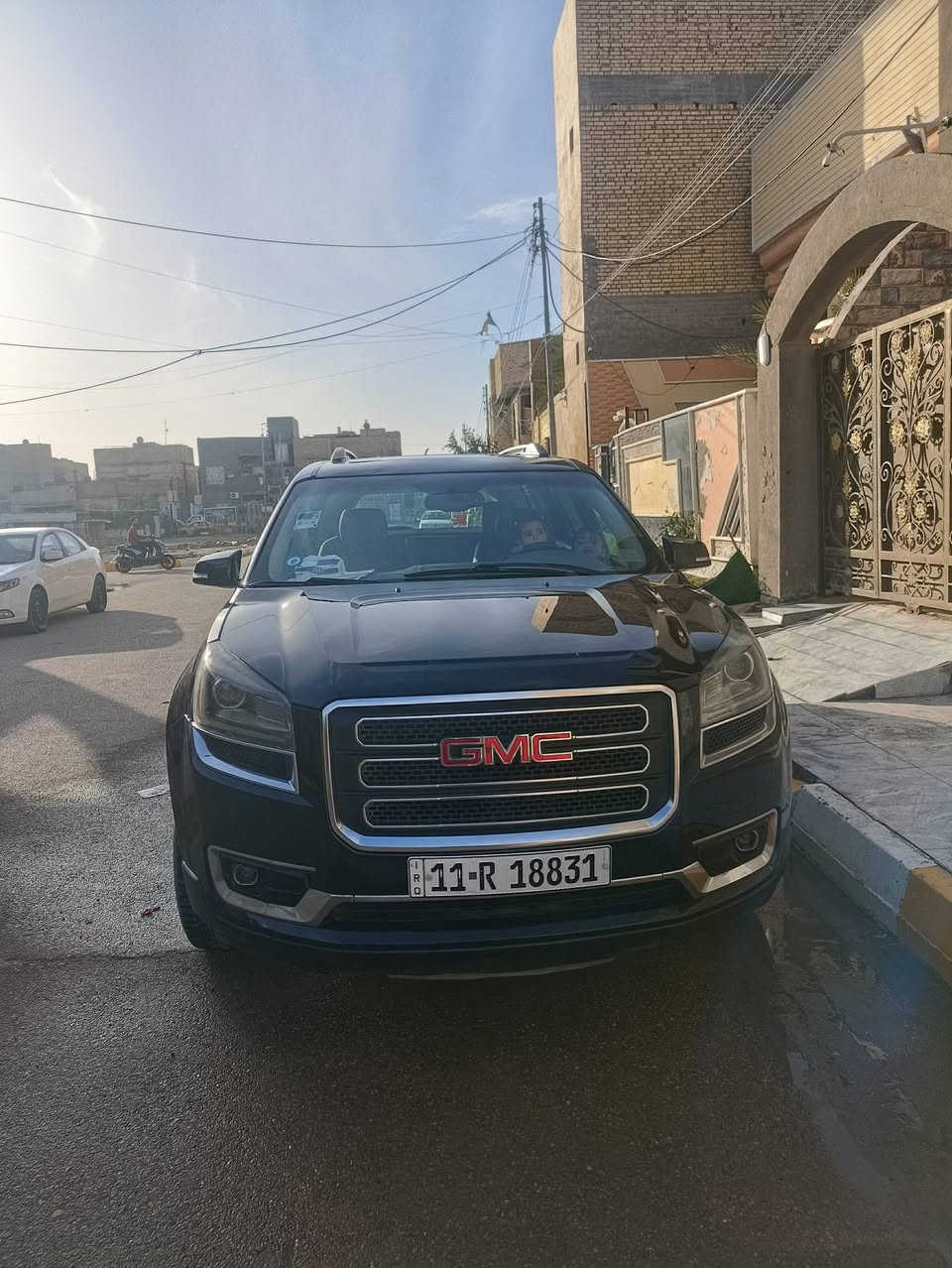 السلام عليكم سياره جمسي اكاديا ٧راكب موديل 13 خليجي مكفوله رقم بغداد بأسمي سته سلندر السعر ١٣٥ ورقه قابله للتفاوض للاستفسار الاتصال ***********
