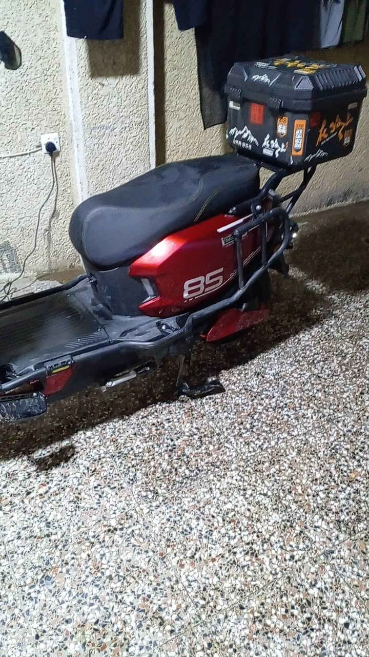 دراجه صاعقه شحن للبيع
سرعة 85

4 سرع 

6 بطاريات  مسطره  

نظام سرقه 

لايت عالي ناصي 

دبل اشاره
    
مثبت سرعه 
شحن موبايل 

دسك امامي خلفي 

نظام TCS  دراجه مثل ما موضح جاملغ بيه تبديل وتعديل ماشه بس 
السعر 750 وبيه مجال مكاني بغداد مدينه***********
