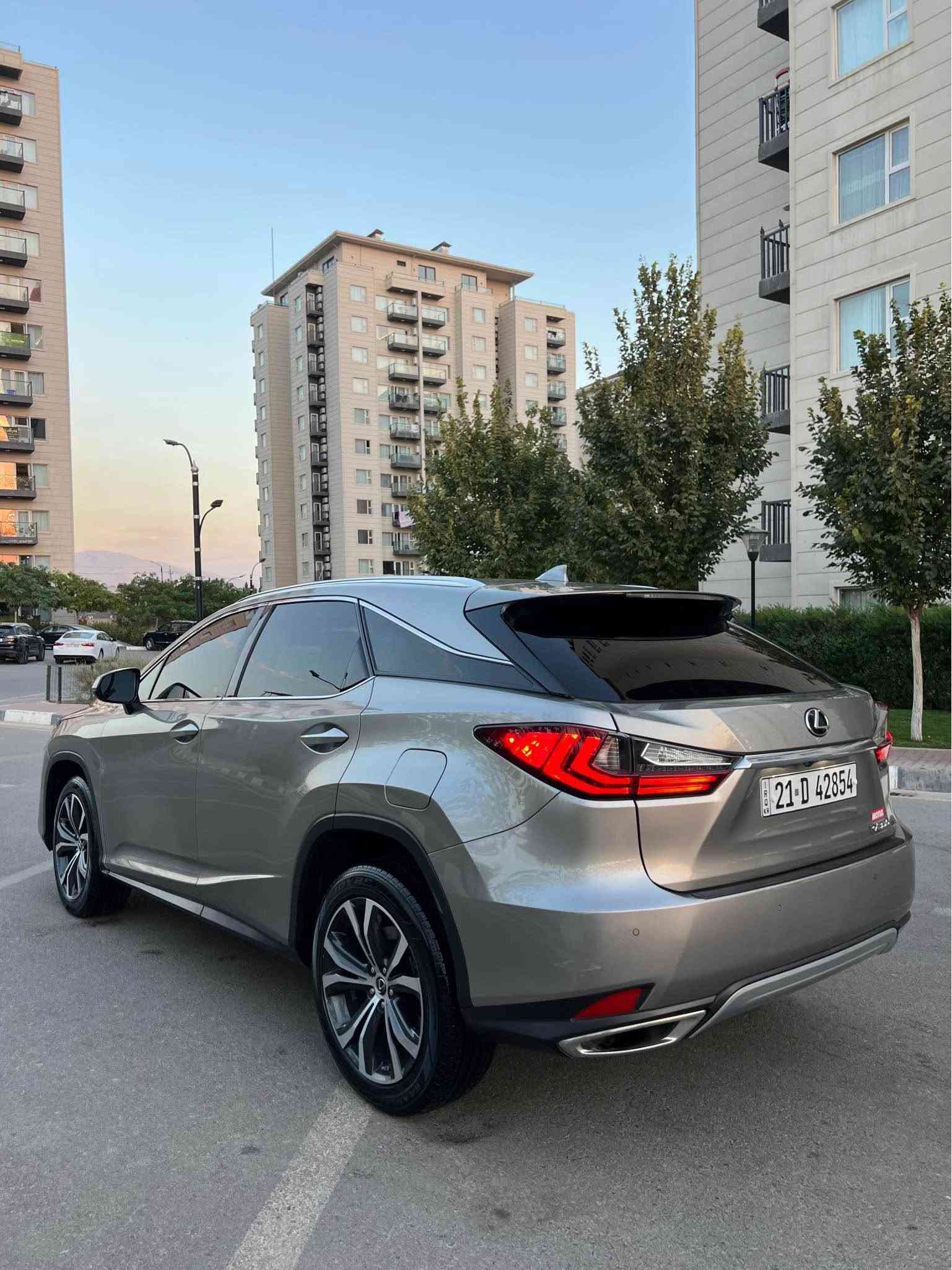 Lexus 2022 RX-350 
وارد ئەمریکی تەنها یەک پەلە دەرگای سایەق بۆیاخە بێ ناو گرتن و بێ ایرباک جگە لەوە هیچی نییە کرانەوە و شوخت و چالی نییە هەموو گیانی بە شەرت 

6 پستۆنی بێ توربۆ 
24000 مایل ڕۆیشووە 
گێر و مەکینە و کارەبایی و هەموو گیانی بە شەرت یەک دینار مەسرەفی تیا نییە 

فول مواصفات ( سلاید - صندوق کارەبایی شەفت - کوشن جلد - ناو سپی بیلاد - ماوس - راداری پشت و پێش و تەنیشت و خەتی جادە - کوشن سارد و گەرم - کوشن خەزن - لایت لید و زینون - تەبرید دوو ریز - بەسمە - شغال - وە زۆر مواصفاتی تر ....) 

سعر 265 معاملە 
تلفون ***********
شوین سلیمانی

Lexus 2022 RX-350 
وارد ئەمریکی بس بیها شبر صبغ من باب السایق بدون دواخل بدون ایرباک و الباقی مکفول کفالە عامە بدون قطعە مفتوح بدون شخط بدوم رصعە 

6 سلندر تنفس طبیعی
24000 مایل ماشی 
کیر محرک و کهربائی و کلشی بشرط مابی دینار مصرف 

فول مواصفات ( سلاید - صندوق کهربائی - کشنات جلد - داخل ابیظ بلادی - تحکم شاشە لمس - رادارات امامی و خلفی و جانبی و خط شارع - کشنات بارد و تدفئە - تبرید قطعتین - کشنات خزم میموری - لایت لید و زینون - بصمە و تشغیل عن بعد - و بعد بیها هوایە مواصفات ... )

سعر 265 ورقە و مجال
تلفون ***********
مکان سلیمانییە السليمانية, العراق
