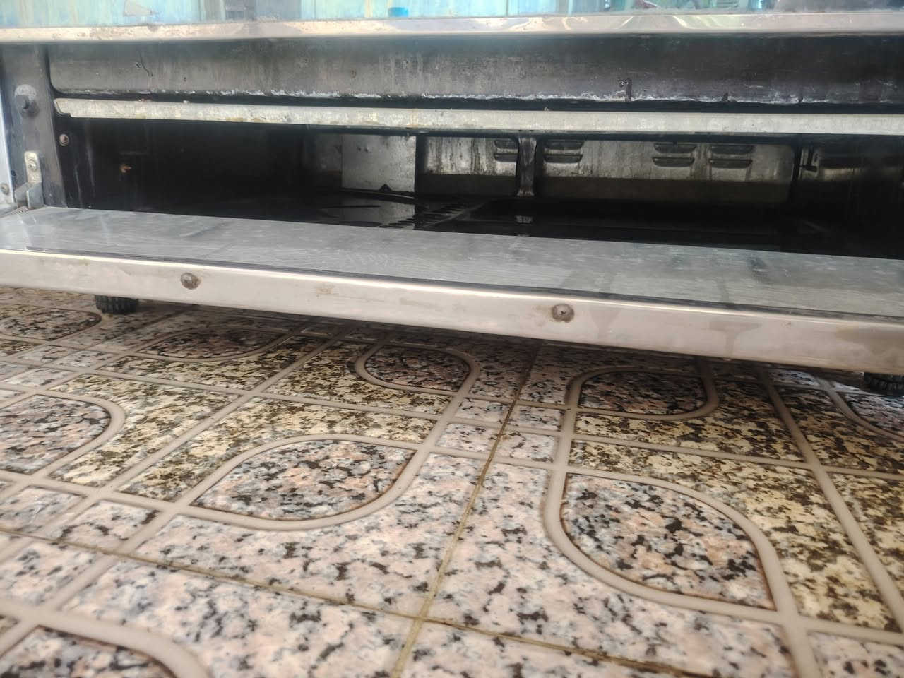 طباخ للبيع كريازي باب اول الموقع باب الدرب قرب ثانوية الارجوان الاتصال( ***********)سعرة 135
