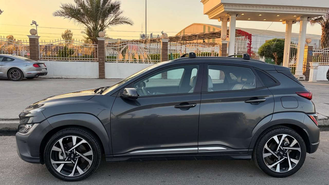 هونداي كونا للبيع فول الفول 1/1 
موديل 22 limited ماشية 45000 كم 
حجم المحرك 1.6 تيربو 

KM8K53A30NU841719
حادثها جاملغ اليمين ومثل مموضح برقم الشاصي  
السيارة بيها قطعتين 
السيارة مكفولة كير ومحرك شاصي ومكفولة من الصبغ 
السيارة رقمها شمالي باسمي تحويل مباشر 
 مكان السيارة  الموصل  
--------------------------------------
مواصفات السيارة 
سلايد 
شاشة جبيرة 
عداد دجتل 
3 مودات سياقة مع تغير العداد حسب نوع السياقة 
SMART-Normal-Sport
سياقة ذاتية 
مثبت سرعة
توقف ذاتي 
رادار نقاط عمياء 
كاميرا دوارة 
نظام كاربلي واندرويد اوتو 
شحن لاسلكي 
دخول ذكي 
تحكم منحدرات 
تدفئة المقاعد 
تشغيل عن بعد 
كاميرا خلفية دوارة نمطين 
السيارة فول الفول 
السيارة مال دكتور وبيها نقوصات بسيطة 
السيارة تمشي فول مناقصها شي شغل واطلع 

السعر 💵 14500  مجال حق النقوصات انزلها من سعر السيارة بيها رادار عاطل ويحتاج لصبغ للدعامية
*********** موصل, نينوى
