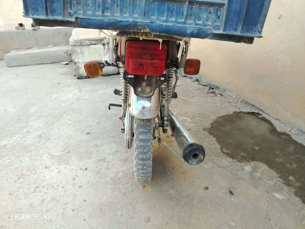 سلام عليكم  من رخصة ادمن ماطور ناما لبيع
موديل 2019
محرك معمر بستن وكور   كهربائية كامل ماعدة دشبول  
 ماطور  يعوزلو باتري و هورن  فقط  ماطور شغال  مال شغل 
مكاني الرشيدية رجااا الي مو شراي لايتصل ***********
السعر 400 بيها مجال  رجااا لاتكسر حلال الناس تحياتي لكم
