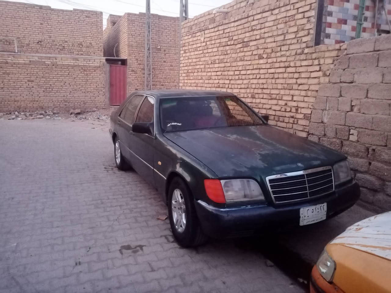 مارسيدس شبح اللون زيتوني موديل ١٩٩٢ رقم بغداد محور مكينه وكير راس الثور ٣٠٠٠ مكفولات وحداديه واكسن وتايرات جدد برانكيت سليم راعيها بالنجف مكفول السنويه ٢٠٢١  النقص بطانه السائق وجامة باب السابق والتبريد فقط السعر ٣٠ ورقه مكان السياره الديوانيه قضاء البدير رقم الموبايل ***********

