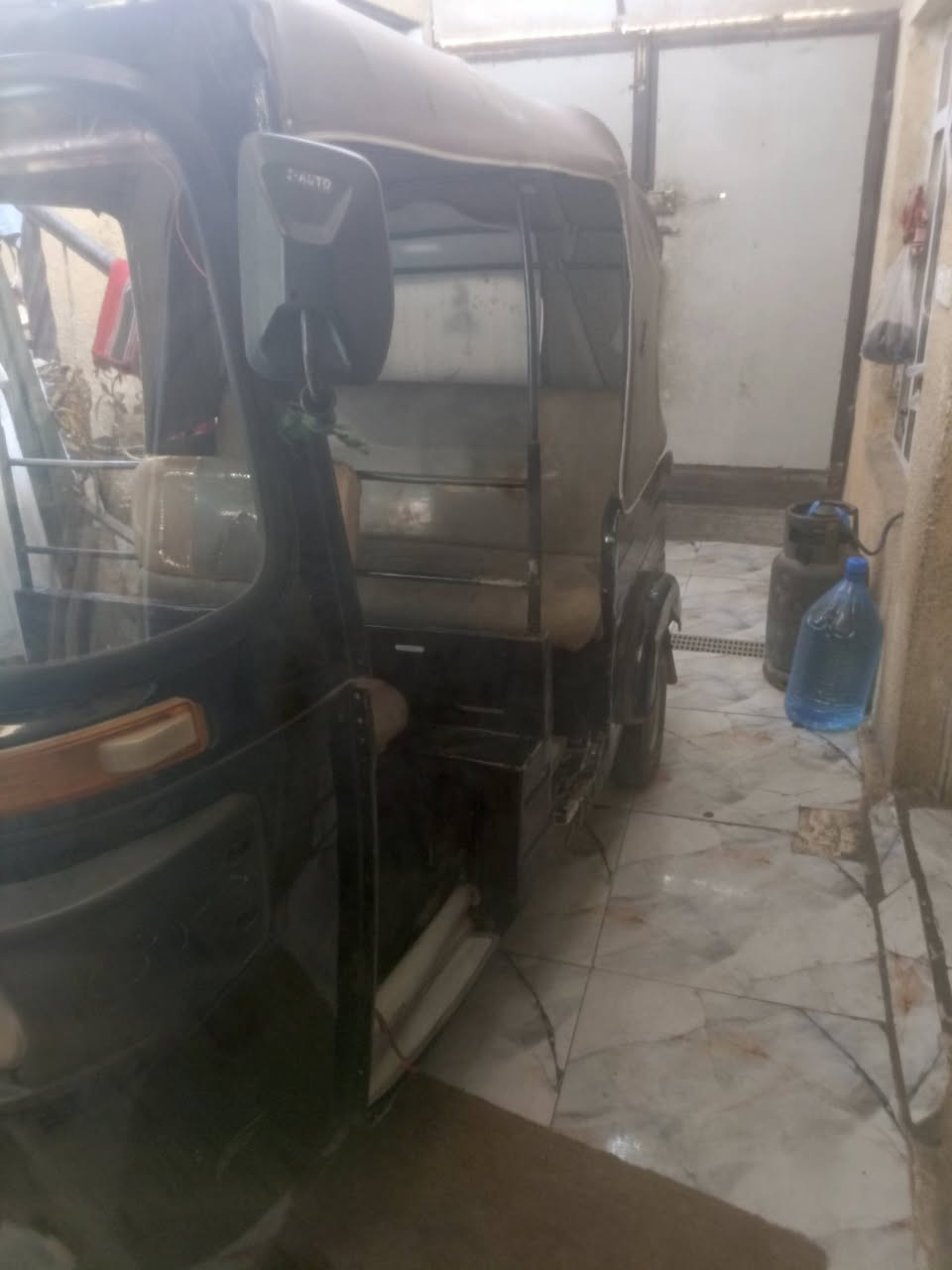 السلام عليكم توتك2019 محرك20 رقم وسنويه بيها تبخير قليل  بس أول التشغيل بغداد جسر ديالى  رقم المبايل‏‪***********,‬‏ السعر5700@
