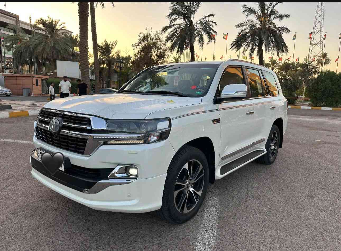 سلام عليكم للبيع لاندكروز GXR2020 سياره مكفوله كفاله عامه ما عده رصعيتن زغار ماشيه 70 الف مكينه 6 سلندر 400 فول واحد على واحد تحكم ستيرن جهتين  فتحه سقف زراك لايت جنطه كهرباء بصمت ابواب مري شفط جام ويه لبصمه تشغيل عن بعد  تبريد 3 قطع كشنين كهرباء هواي بيهه مواصفات رقم سياره اربيل تحويل مباشر مكان سياره بغداد ***********
