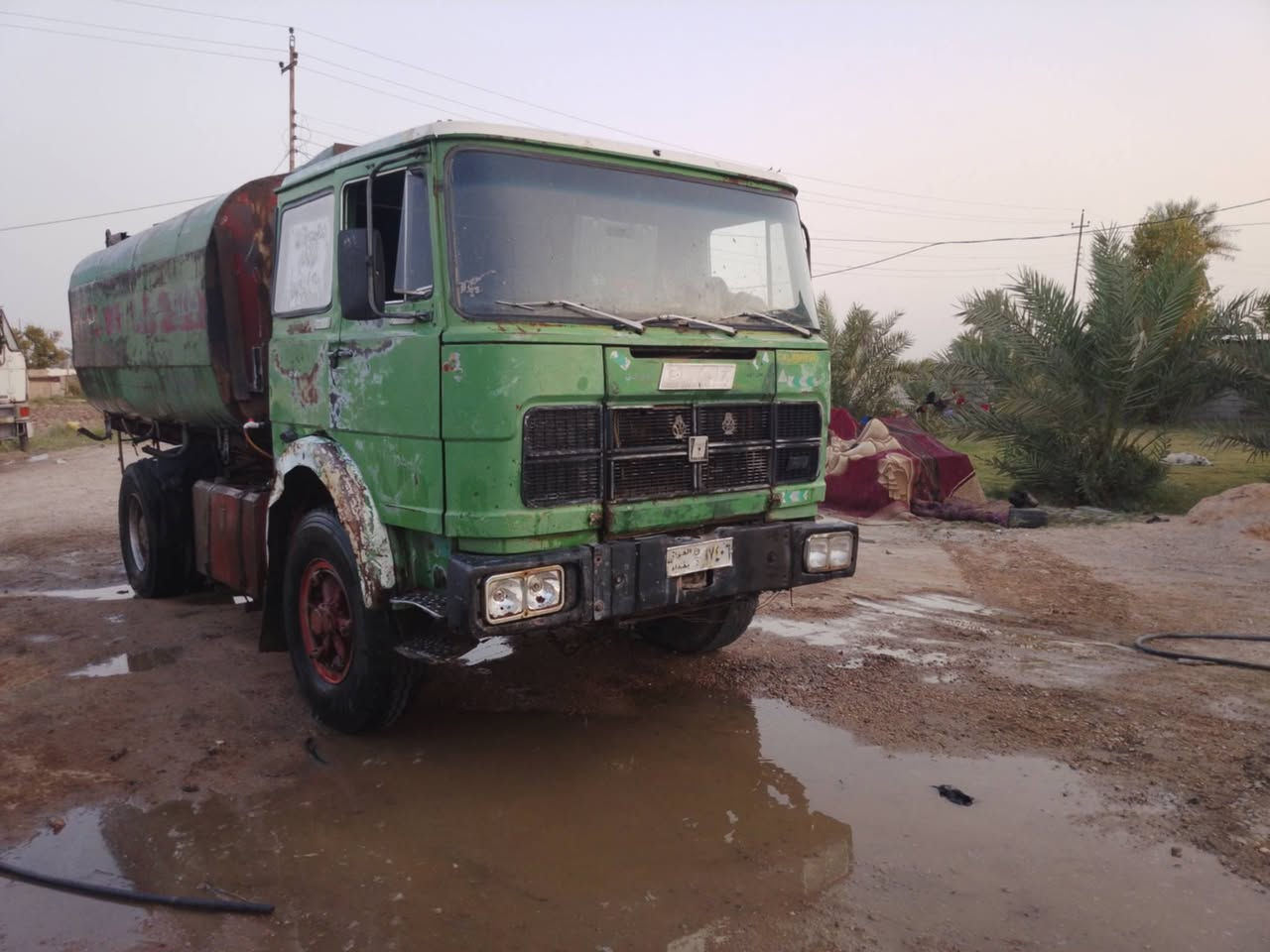 تنكر ماء لبيع فيات موديل ٨٢ رقم بغداد سنويه صاقطه حموله تنكر ١٥ الف محرك بي تنقيص سعر ٥٠ ورقه بيهه مجال عنوان بغداد ابو غريب*********** ابو ياسين
