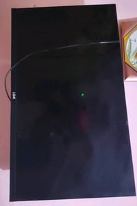 بلازما ٣٢ شاشه بيها كسور شغاله  حاليا نصف شاشه