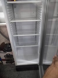 عارضة عمودية • جديدة • سعر مناسب