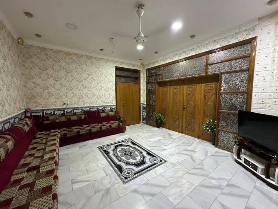حي الاساتذه • ٣٠٠م • ٥غرف
