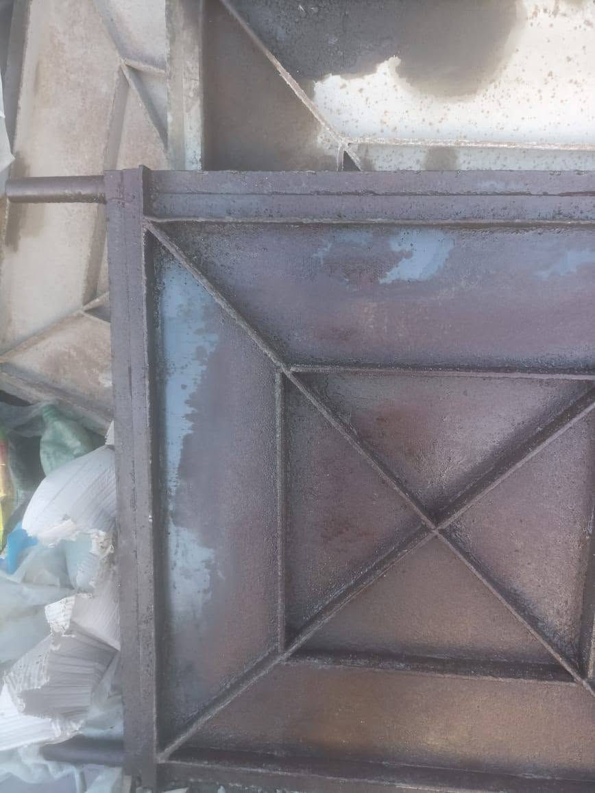 السلام عليكم قوالب شايجر 80 × 80 السمك اربعه العدد 250 قالب بسعر 28 رقم الهاتف ***********
