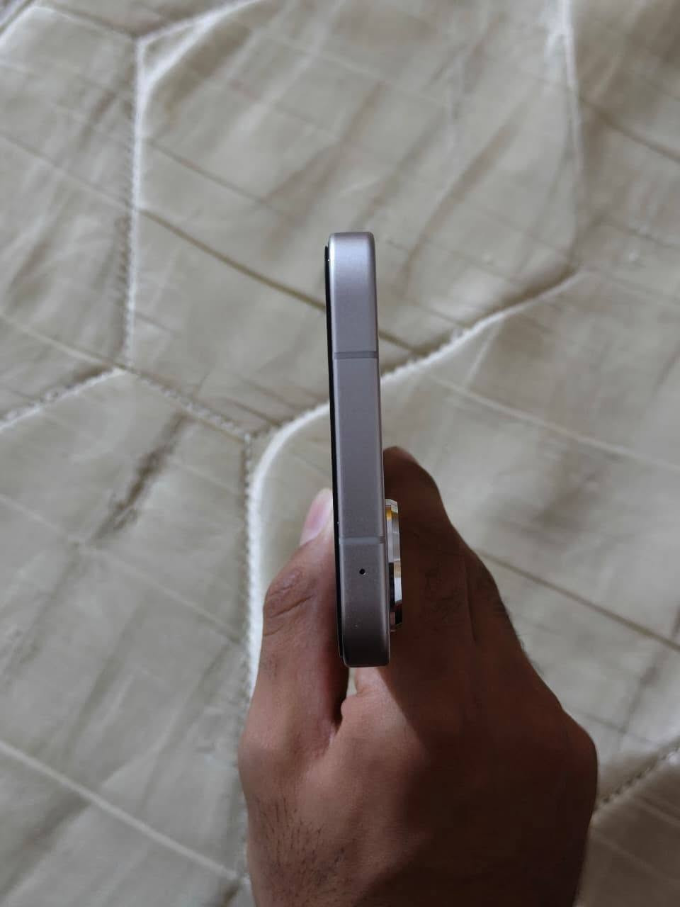 🔥 للبيع بوكو F7 – نظافة تبارك الرحمن 🔥

📱 Poco F7
💾 256GB | RAM 12GB
🔋 بطارية 99%

الجهاز نظيف جداً جداً واستخدام شخصي، ومحافظ عليه كلش 👌
✅ ما مزلوغ
✅ ما مفتوح
✅ ما داخل تصليح
✨ حالته كلش حلوة وتستاهل

📦 وياه الكارتونة + كفر
❌ الشاحن فقط مو موجود

💰 السعر: 485 ألف
🤝 مجال بسيط للجادين

📞 رقم الهاتف: ***********.....فقط وتساب 
ميسان
الجهاز للفحص والتجربة، والبيع للجادين فقط.
