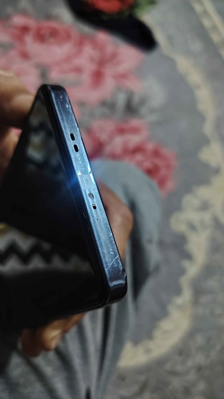 السلام عليكم انفنكس نوت 40 5G مستعمل بي ضربات بلشاصي ماماثر علجهاز مواصفاته بلصور العنوان ابو دشير شارع الضغط *********** بغداد, العراق
