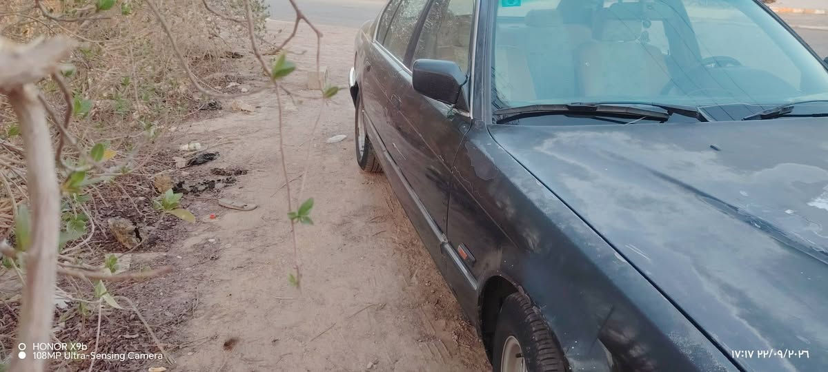 بي ام للبيع موديل 1991  محرك 3000 ففتي  صدر أمامي خلفي جديد الرقم بصره بأسمي تحويل ثاني يوم السعر 30 ورقه وبيها مجال قليل رقم الهاتف. *********** هذا رقم صاحب السياره وأني مكلف بالنشر

نص مكتوب في الصور:
- HONOR X9b
- 108MP Ultra-Sensing Camera
- ١٧:١٧ ٢٢/٠٩/٢٠٢٦
- O HONOR X9b
- HONOR X9b 108MP Ultra-Sensing Camera 17:17 2023/09/24
- ١٧:١٨ ٢٢/٠٩/٢٠٢٦
