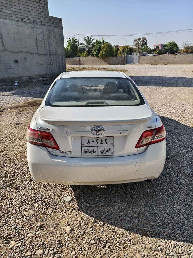 بە ناوی خوا      ***********
کامری خلیجی مۆدێل ٢٠٠١٠
هەموە گیانی بە شەرت
سەنەوی ساڵێکە بەسەر چوە
چەمەلەقێکو دو بستی دوای بۆیاخە
بەس فرۆشتن  ٩٨ گڵا كالار, السليمانية
