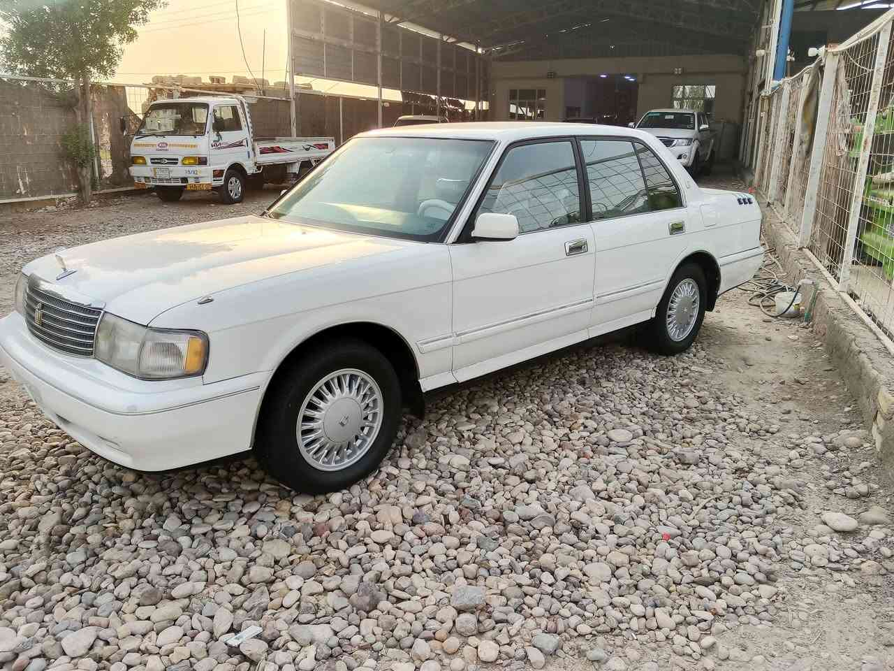 سلام عليكم ارنب موديل 1995 مكفولة من الصبغ والعيب الشرعي باسمي تحويل ثاني يوم.اتصال على  الرقم ***********
