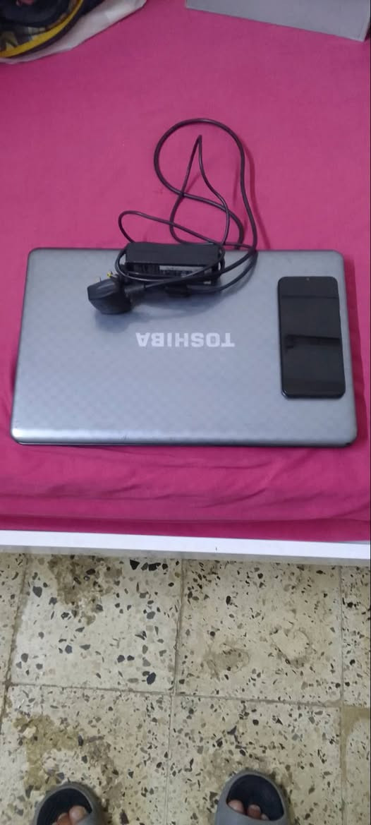 سامسونج جلكسي • نظيف ٩٩٪ • توشيبا لابتوب
