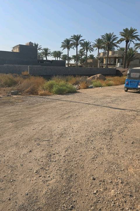 سلام  عليكم قطعه ارض للبيع المساحه ٧٠٠ متر 
الوجه ٢٨ متر النزال ٢٥ متر  المكان بغداد المحموديه حي  بلال مجاور بانزين خانه الدليمي
السعر ١٥٠ وبيه مجال  
الرقم ***********