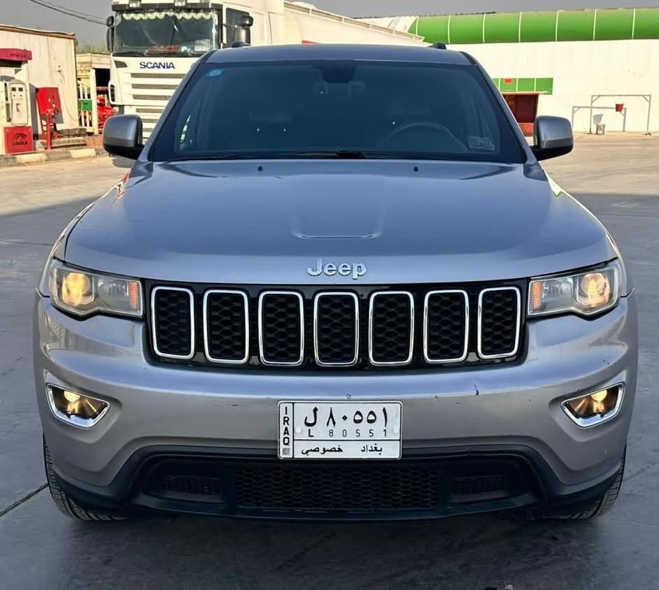 السلام عليكم
للبيع او مراوس 
Jeep Grand Cherokee 
Limited 2018
السعر 163 ورقه 
جيب جراند شيروكي ليميتد 2018
ماشيه 133 
سياره كفاله كير ومكينه حداديه وتخم تاير وتبريد كله 
جاهز  يعني بدون اي نقص 
رقم بغداد بسمي 
✅ المواصفات :
🎨 اللون: سلفر
🌍 وارد أمريكي
⚙️ محرك 3.6 لتر
🔩 6 سلندر
🛞 دفع AWD
💎 المواصفات:
رادار
توقف ذاتي عند التحذير
• شاشة لمس
• بلوتوث
• Android Auto
• كاميرا خلفيه 
• حساسات أمامية
• حساسات خلفية
• مقاعد جلد
• تحكم كهربائي بالمقاعد
• مثبت سرعة
• بصمة وتشغيل ذكي
• مكيف أوتوماتيك
• نظام تحكم بالمقود
✅ فئة ليمتد
✅ ما عدا الفتحة
صور حادث بالمنشور 
✅ جاملغ امامي وخلفي 
ولباب يمه صبغ يعني سياره 3 قطع بيها شرط بدون دواخل بدون ارباك 
 بدون دواخل 
مكاني بغداد بسمايه 
سعر 163 ورقه 
***********

نص مكتوب في الصور:
- 000-25614849 - 07/18/2019 - IAA 000-25614849 - 07/18/2019 - IAA 000-25614849 - 07/18/2019 - IAA 000-25614849 - 07/18/2019 - IAA 000-25614849 - 07/18/2019 - IAA 000-25614849 - 07/18/2019 - IAA Bidfax.info
- 000-25614849 - 07/18/2019 - IAA    000-25614849 - 07/18/2019 - IAA    000-25614849 - 07/18/2019 - IAA
- 000-25614849 - 07/18/2019 - IAA
- BidFox.info