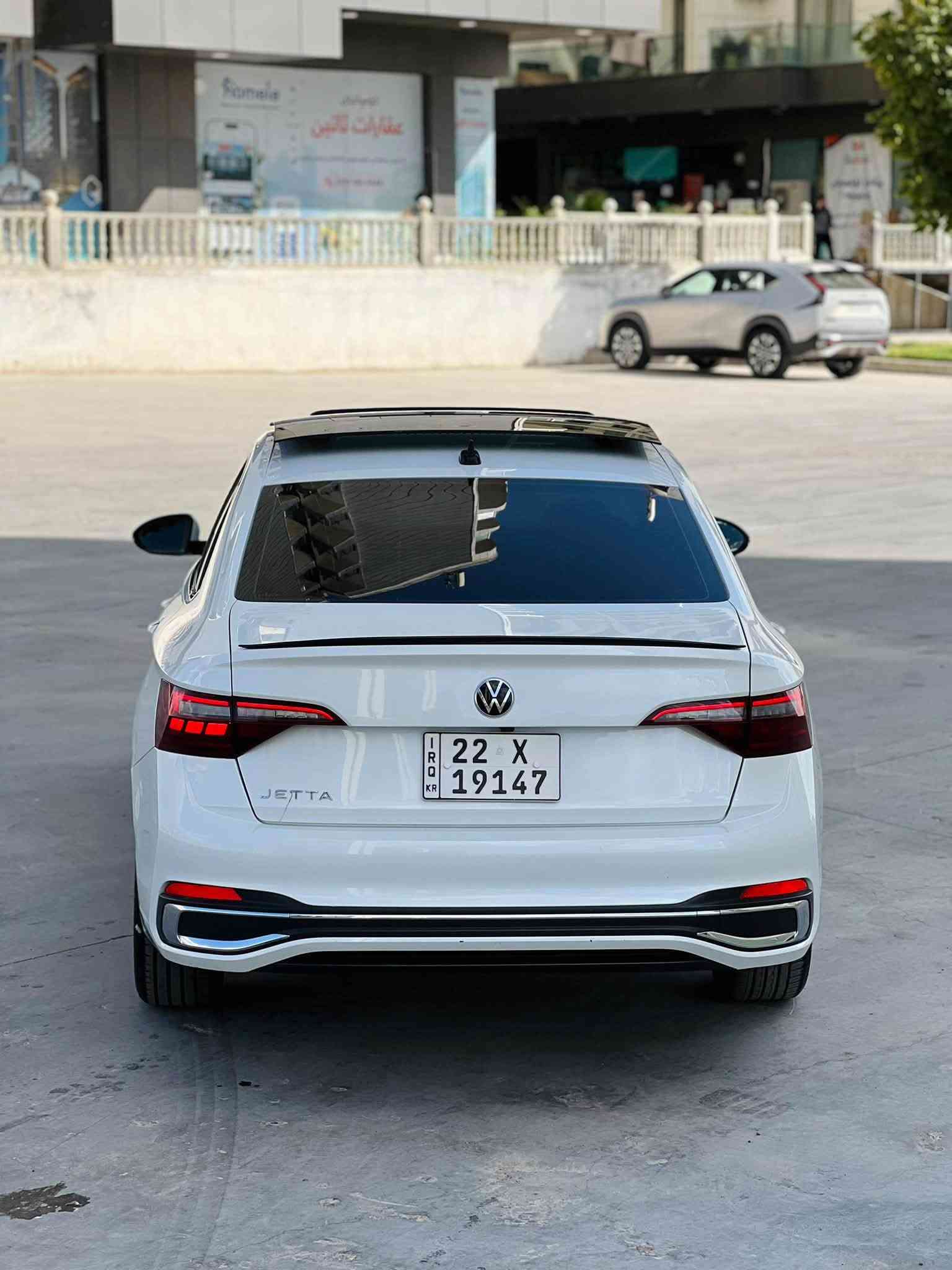 کوردی  عربي
فرۆشتن گۆڕینەوە ناکا 

جیتا  / 2023      
مواسفات sel/Premium
بانوراما ، کوشین گەرم ، کوشینی دواوەش گەرمە ، گێچ ئەلکتڕۆنی
مەکینە / V4.15 تۆربۆ 
ڕەقەم و سەنەوی نوێیە 
ڕۆیشتن / ٢٠هەزار میل

پێش و پشت کەپس
نیو دۆسە كارت و تعدیلە
بێ سبوغ یەك نوقتەی بە شانسی وەیە سانتیمەك دەبی 
ئێڕباگ تەنها شان 
یەك ساردی بچوكی ھەیە بە pdr چاك كراوە 

نرخ / ١٦٩ $ ٦٠٠$ غڕامە پاش معامەلە وەر دەگریەوە 
ناونیشان هەولێر 
مۆبایل /   ***********
تەلەفۆن مەكە بڵێی سەیارە شكاوە ٢ دەفتەری پێدرایە حسابی بازاڕ شكانی لۆ كرایە 
3VWGM7BUXPM022748
