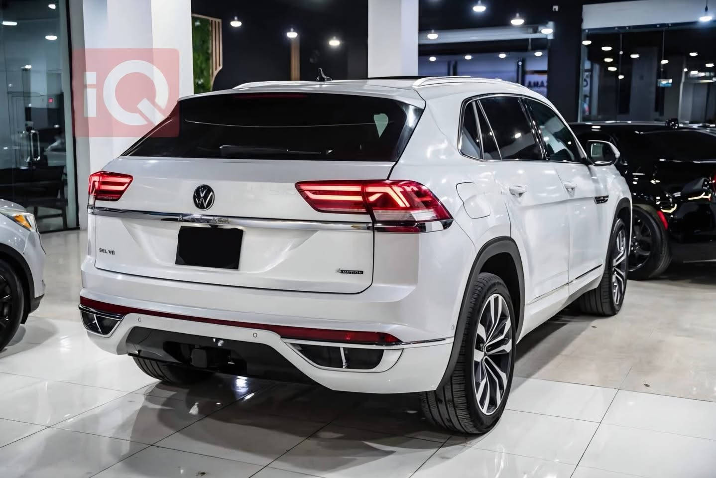 SEL Premium R-Line 2023 V6
ماشيه 58 الف ميل 
بجم امامي وخلفي كبس 
قطعتين صبغ ( البابين السكن) وشيه pdr
1V2FE2CA7PC203504
السياره مابيها نقص 
بيها كتاب تظليل مغلفة عزل حراري 
سعر 28،500 دولار 
السياره مرقمة اربيل وموجوده بالربيل 
للتواصل ***********@
