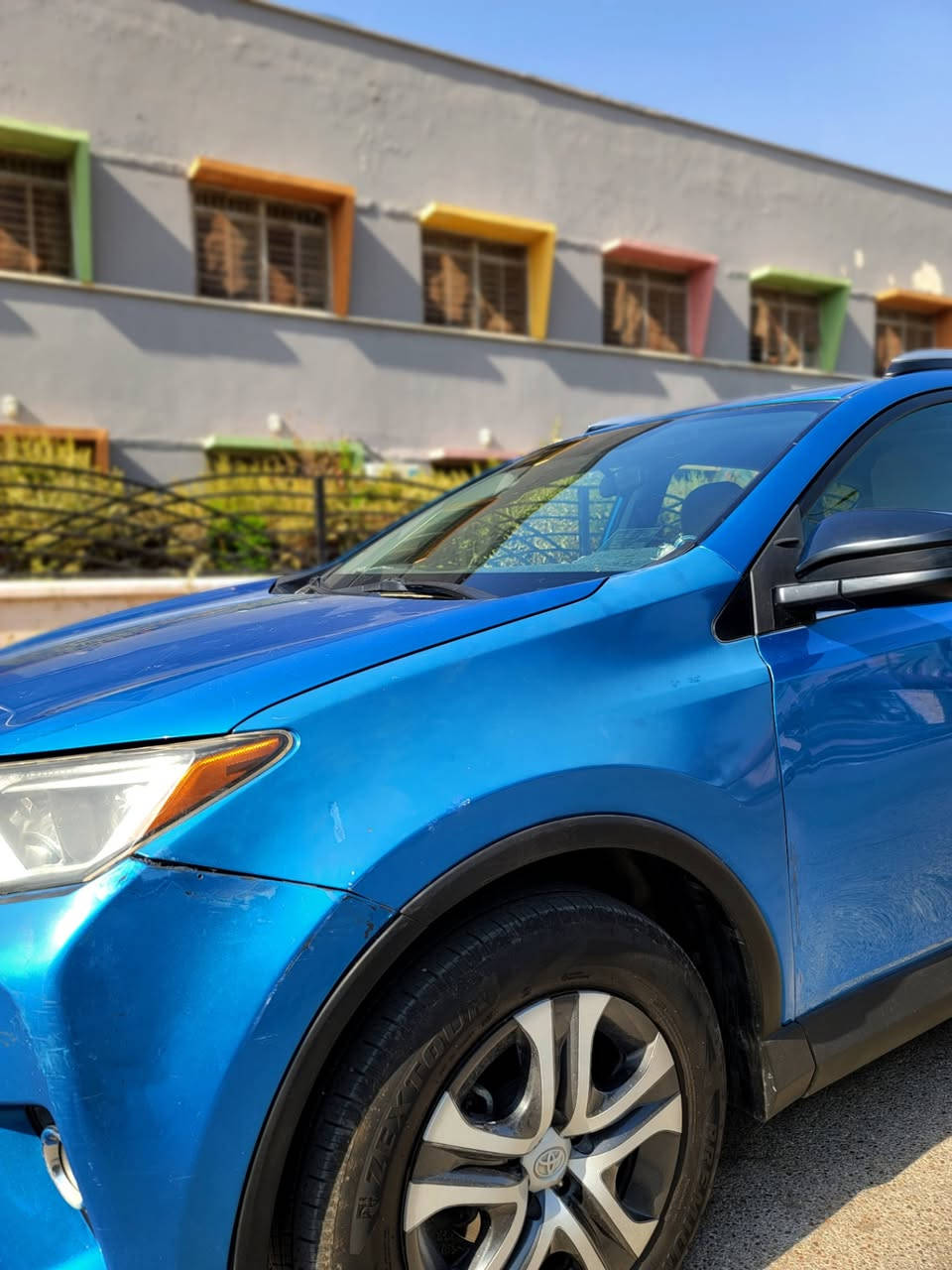 السلام عليكم 👇
🚙 Toyota RAV4 LE AWD 2016
تايوتا #راف_فور 

🔹 الموديل: 2016
🔹 الفئة: LE
🔹 الدفع: AWD — دفع رباعي ذكي
🔹 المحرك: 2.5 لتر — 4 سلندر
🔹 ناقل الحركة: أوتوماتيك 6 سرعات
🔹 نظام : ECO / SPORTS 
🔹 مانع انزلاق ABS
🔹 المقاعد: 5 مقاعد / قماش نظيف و مدوشم دوشمة سريعة سهل الاستبدال
🔹 تحكم المرايا : كهربائي
🔹 التحكم الإلكتروني بالثبات: VSC
🔹 مثبت سرعة: موجود 
🔹 كاميرا خلفية: موجودة 
🔹 تدفئة المقاعد: موجودة 
🔹 التبريد و التدفئة: موجودة 
🔹 الوسائد الهوائية: 8 Airbags سليمة ✅
🔹 شاشة: موجودة مضاف الها الأصلي شركة BRAVIGO 9 inch 32G ✅
🔹 Android Auto: موجود 
🔹 GPS: موجود 
🔹 Bluetooth: موجود 
🔹 USB: موجود 
🔹 الكهربائيات فول عدا :
حساس التايرات و ماء التنظيف متوقف و اللد الصغير بالدعامية (منزوع فقط)
🔹 ماء راديتر الأحمر دهن السيارة الأفضل bell1
🔹 بطارية و صدر جديد ✅
🔹 بانزين عادي و بدون دوانز  ✅
🔹 رقم السيارة إنكليزي وسنوية جديدة ✅
🛠️ الحادث: ضربة بالجاملغ الأمامي جهة السائق، وتم تبديل الجاملغ فقط.

💰 السعر: 160$ وبيها مجال
📍 الموقع: ديالى بعقوبة
📞 للاتصال: ***********
