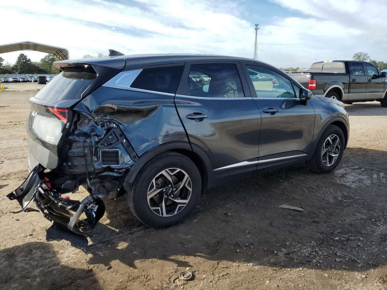السلام عليكم سبورتج موديل 23 وارد امريكي حادث امريكا جاملغ خلفي فقط وبل عراق قبق جنطه مبدل نفس اللون تخم تاير جديد السياره جديده ماشيه 145 ميل رقم اربيل بسمي تحويل مباشر للتواصل ***********
السعر. 185 ورقه وبيهه مجال بسيط
