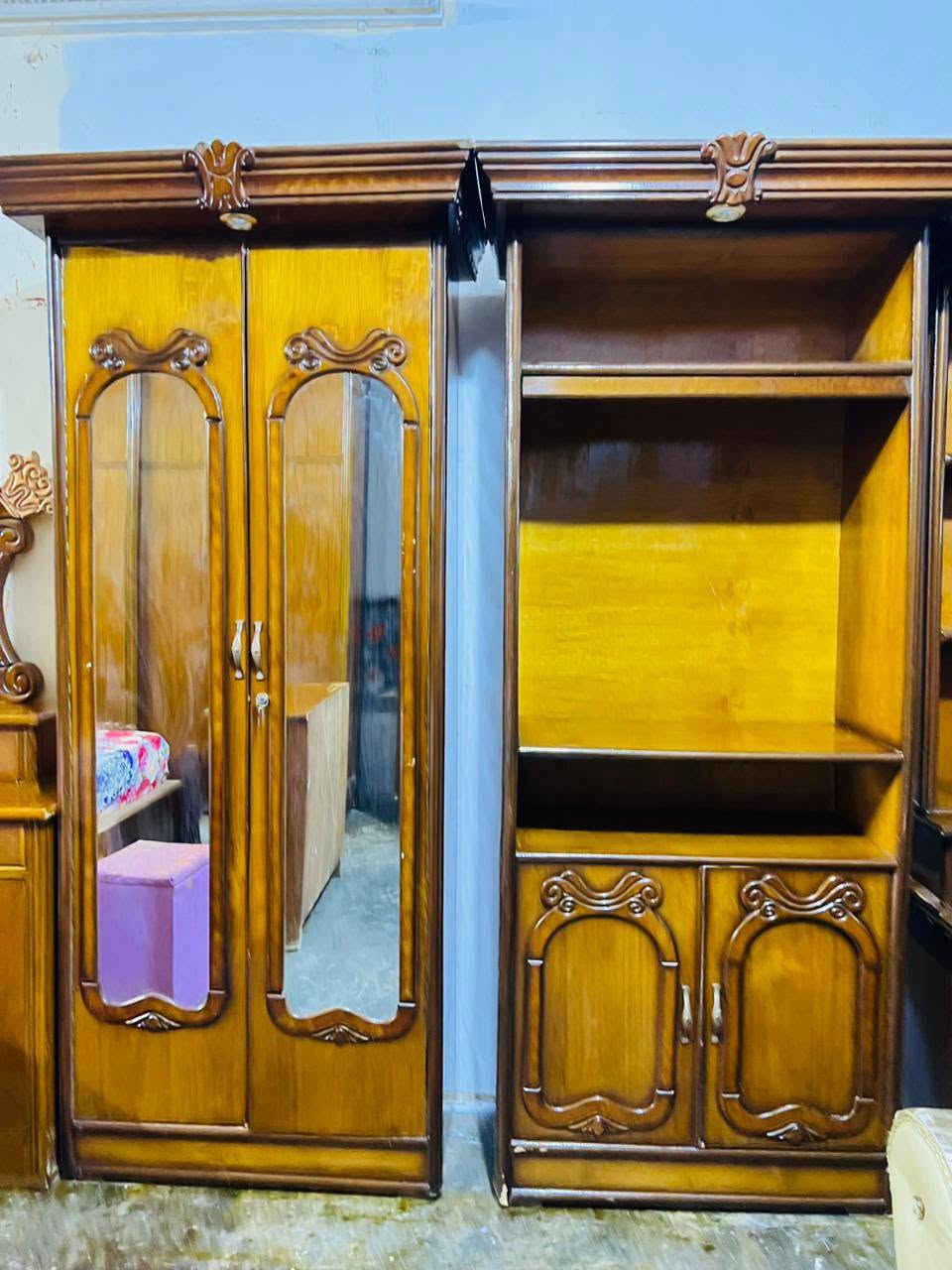 غرفه نوم ملكي حطاطه استخدام قليل السعر مليون و100 وبيه مجال للاستفسار الاتصال ع الرقم ***********
