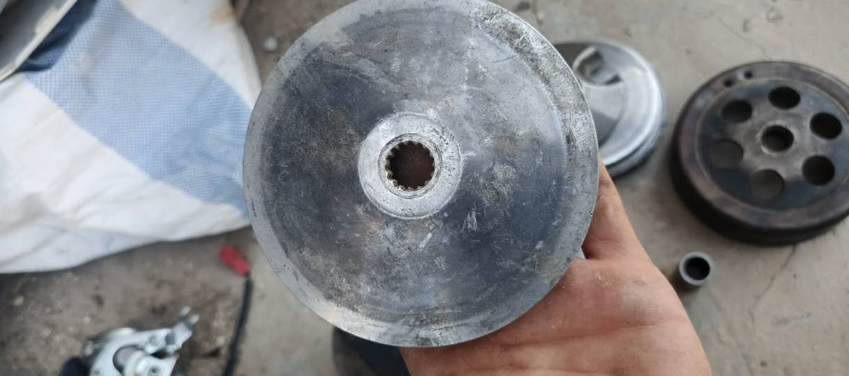 سلام عليكم كلجات ماكس عدله بلاديات اماي خلفي و4وياله وعقل ويده بريك خلفي وكابريتر كلهن شغالات وكلج سكنس فحل امامي السعر خاص مكاني زعفرانيه رقمي ***********
