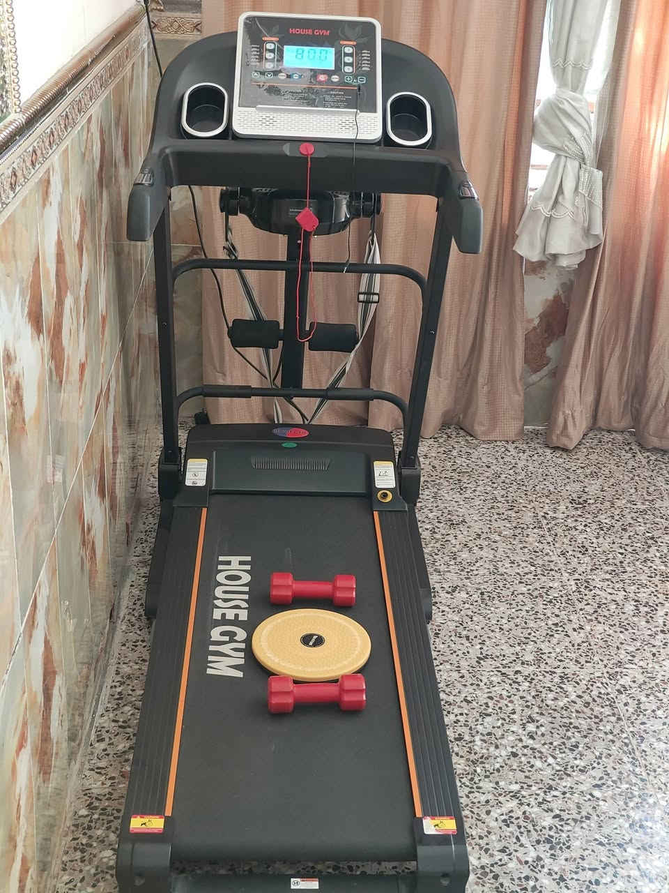 جهاز جري جبلي دبل ماطور يحمل سرعه عاليه يحمل 150 كيلو يحتوي على رجاج تكسير شحوم وكذلك شناو بطن بي شاشه تعد وقت سعرات حرارية قياس نبضات القلب مسافه مقطوعه بي مفتاح امان للطوارئ كذلك اواكس سماعات 🔊 شاحن موبايل جهاز يطبك ومياخذ مساحه سعره 280 الف بغداد ***********
