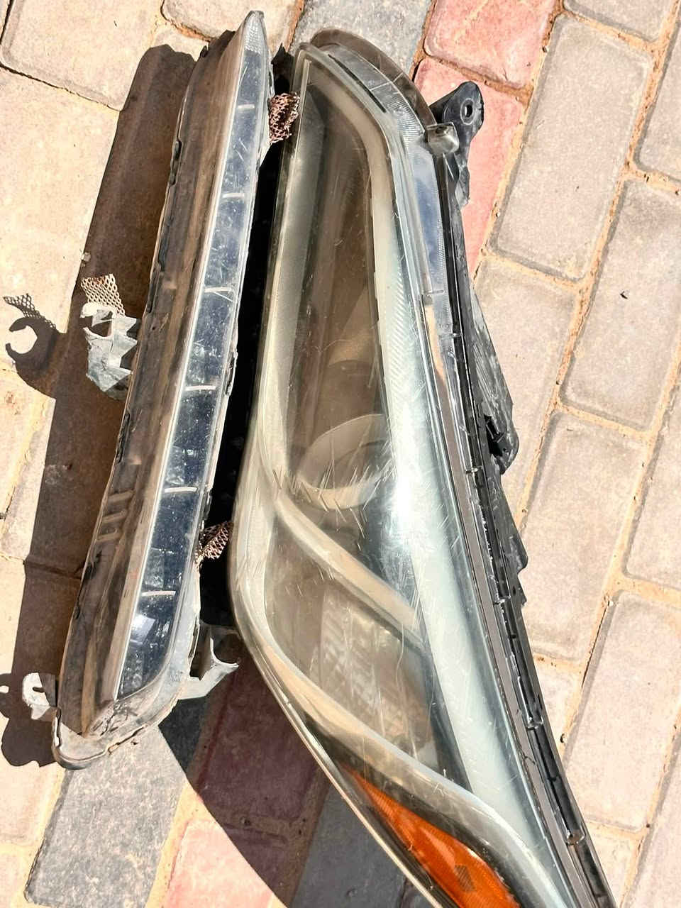 سلام عليكم من رخصه الادمن متوفر قطع غيار سوناتا 2017 سبورت مستعمل لايت25الف جكمجه كامله مع هيكلها 35 الف دشبول50 الف من يودي بالشراء ينتصل ***********
