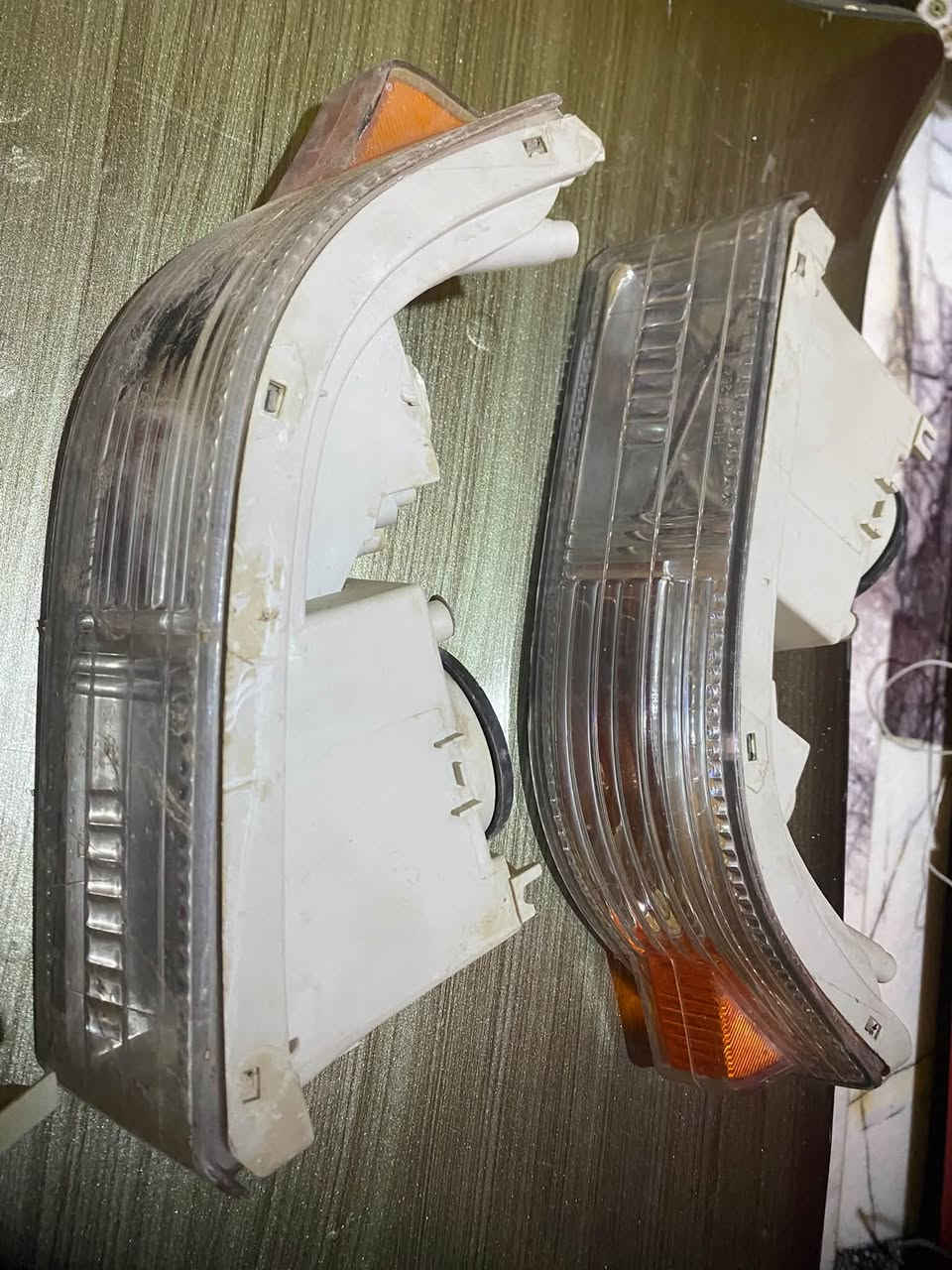 السلام عليكم اشاير راس الثور فلات الاشاير انضاف كلش  وتور عوزه بس غسل وسكن تك شويه بي فطر وقاعده رقم وحلقومه تك وقاعده دشبول صاج نضيفه كلش  كما موضحات في الصوره غراض كلهن مال راس الثور فلات  للبيع ب60 وبيهن مجال مكاني بصره زبير رقمي *********** متوفر فقط واتساب
