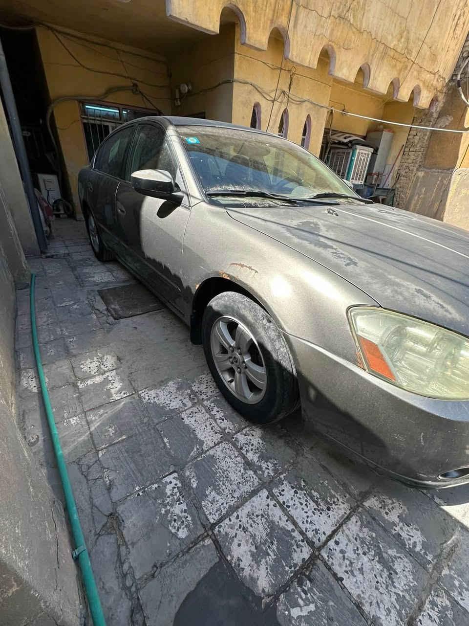 نيسان • ٢٠٠٦ • للبيع