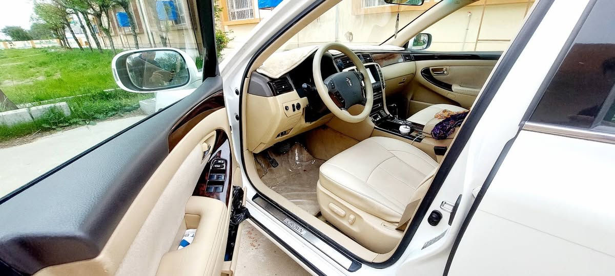بەناویی  خودا
شاهینەی  ساق 2007  گێر گەوەرەی مەکینە بچووک [ کۆدی  بۆ  کراوەوبەناوی خۆمەوەیە]
سەیارەکە 70 هەزاری حەقیقی  ڕۆشتوە
ساج مەلەکیی  
کۆشین جلد 
ئاوێنە  ئیشارەت 
ئاوێنە  شەفت
لایت  ناوچەیی کوێی 
بەک لایت  تۆماس 
پێش و دوایی  حاسەیە
چوارتەییی  تازەی  لەژێرە 
ویل نەوتی
کامل جوانکاری بۆ کراوە
سەقف وەک شوشەیە بێ  چڵ و ڕەگڵە
مشتی  لکززی  شەریکەیە
دەشبولی   لە وێنەکە جوانت  یەک پارچەیی بۆیاغی ئەورووپایە  بەشەرتی  هەرچی  سۆنەر  هەیە
سەیاکە وەک شوشە وایە

تێبی سەیارەکە  هی ماڵ و مەعرەزی  نەدیوە ،،،،مشتەریت  جەرەس بکە خۆم لەگەڵت دێنی  بۆ لای  ئەو  فیتەرە و سۆنەرەی کە بەزیرەکی دەزانی

***********
وات ساپ و تلیگرامی  لە  سەرە
