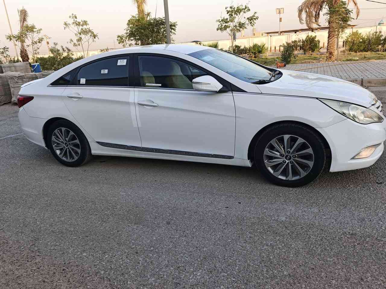السلام عليكم سوناتا 2013خليجيه
مكينه 2400دوش 
تبريد قطعتين
تحكمات ستيرن
رقم وسنوية 2030 
تخم تاير وحداديه وتبريد كله بشرط
مكان واحد بارد زغير 
السياره كفاله عامه عدا البارد الزغير 
بابل ***********
السعر 126 بيه مجال حك الجيه
