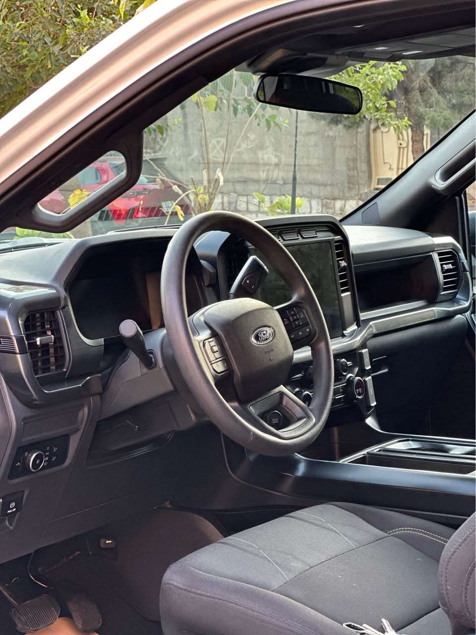 🔥 للبيع | Ford F-150 STX 2024 🔥
 بس بونيت صبغ   دواخل شاصی بشرط

🚘 فورد F-150 STX موديل 2024
(( دبل اكسل ))

✅ محرك 2.7 لتر EcoBoost تيربو 

✅ قوة 325 حصان

✅ جير أوتوماتيك 10 سرعات

✅ كابينة SuperCrew (أربع أبواب)

✅ شاشة 12 إنش

✅ Apple CarPlay & Android Auto

✅ كاميرا خلفية

✅ مصابيح LED

✅ نظام Cruise Control

✅ السياره ٤*٤ دبل اكسل 

📍 الممشى: 11 مايل 

سيارة قوية، اقتصادية بالوقود، ومناسبة للاستخدام اليومي والسفر.

📞 للاستفسار ومعرفة السعر يرجى التواصل على الخاص أو

 الاتصال.*********** 
رقم شاصی   1ftew2lpxrke42360

سعر 305$
مکان سلیمانیە السليمانية, العراق
