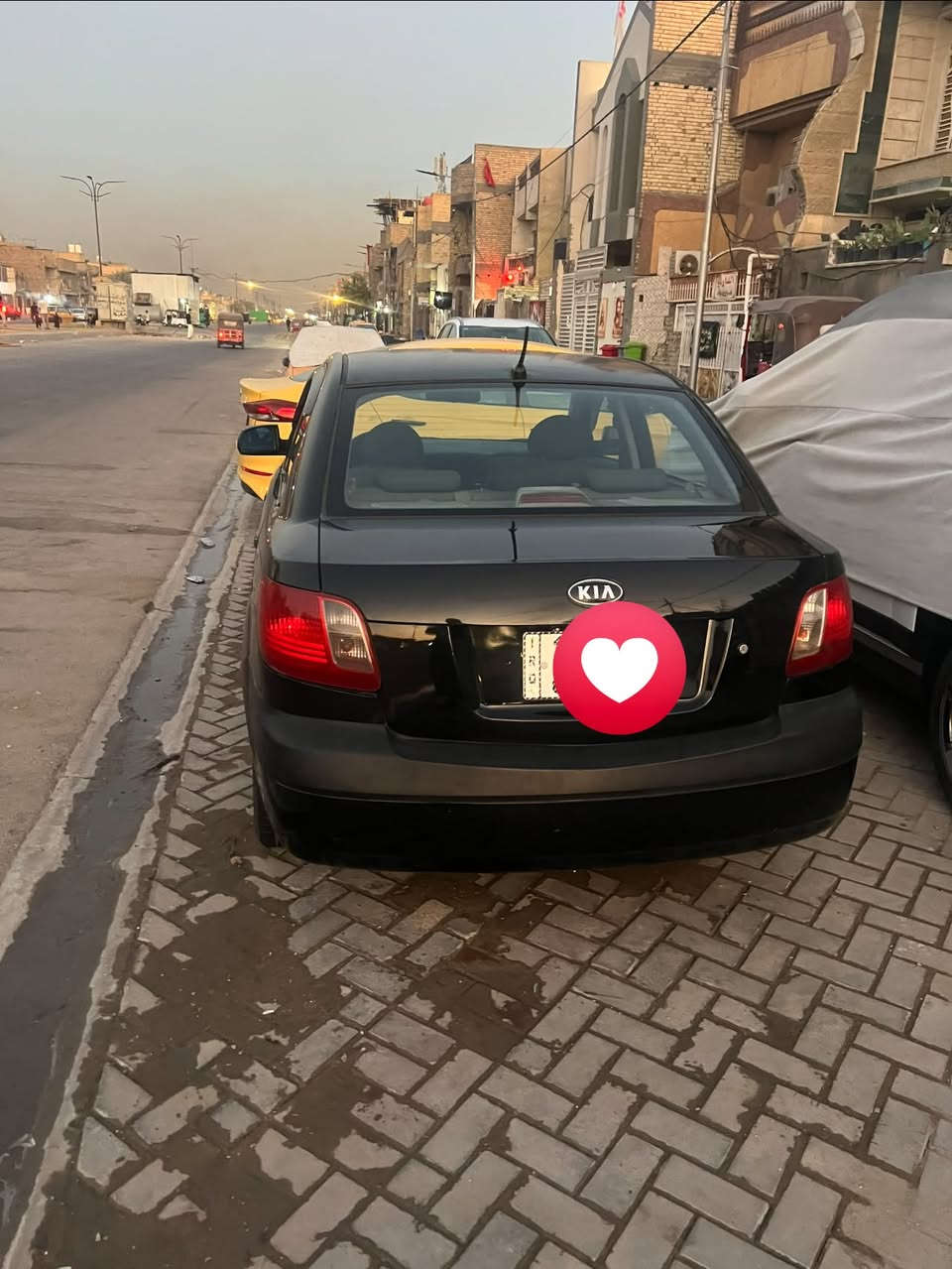 السلام عليكم عندي كيه ريو موديل 2008 سياره مصبوغ عامه صبغ جماليه سياره مكفوله من الظربه والتديل المحرك مكفول والكير مكفول السعر السياره 65 السعر العنوان بغداد مدينه الصدر رقم الهاتف ***********
