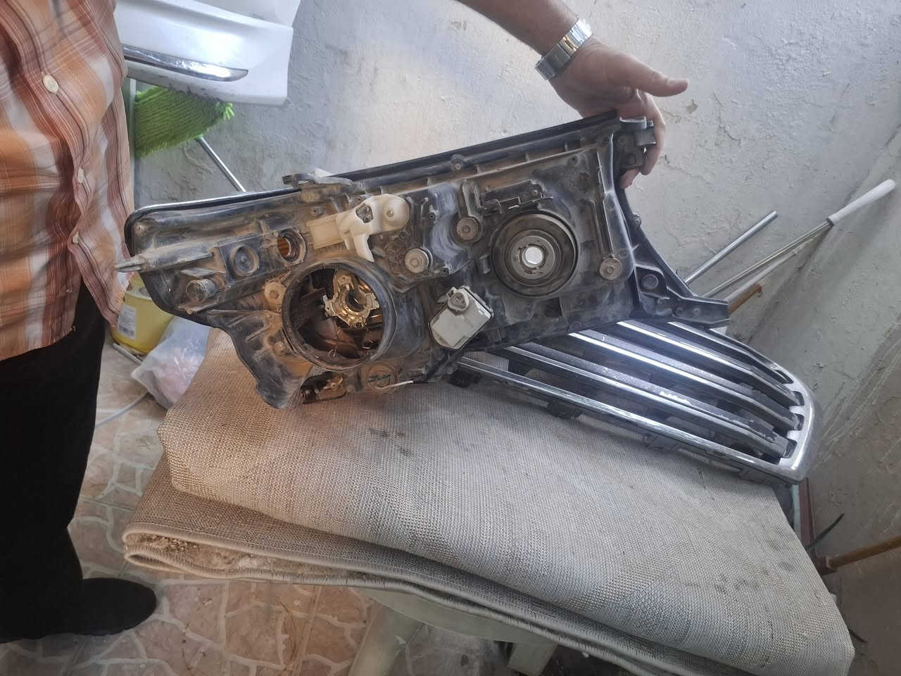 قطع غيار • لاندكروز • للبيع