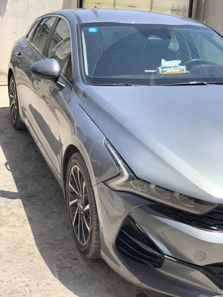 k5  / 2023  $وارد امريكي قطعه واحده  السعر 140 
المواصفات تشغيل عن بعد / جنطه كهرباء / كامرات / رادار/ حساسات / كار بلي /  خول ذكي / تحديد مسار / مري شفط وحساسات / داخل اسود كشن مخمل / وبعد بيها هواي مواصفات.  لاستفسار ***********
